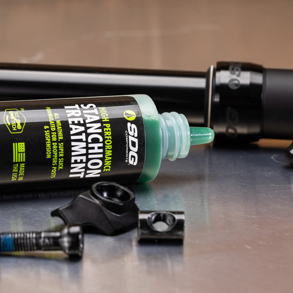 Rengørings-/smøremiddel til affjedring SDG Stanchion Treatment (60ml)