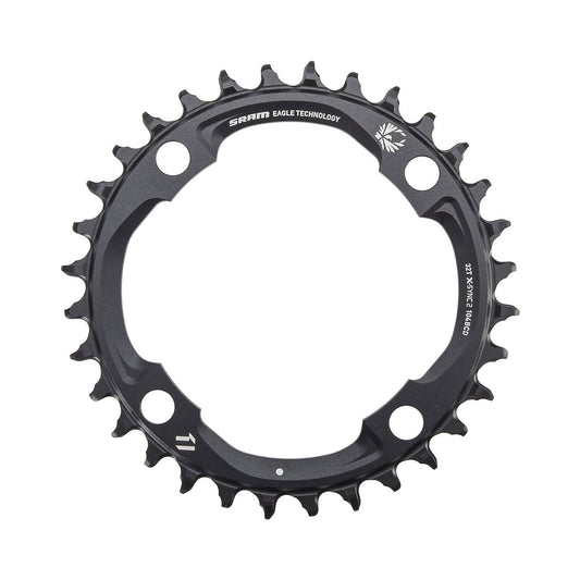 Musta SRAM X-SYNC2 EAGLE -eturatas, 12-vaihteinen, nelipulttikiinnitys, 104 mm — eturatas valkoisella taustalla