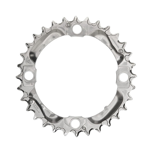 Hopeanvärinen SHIMANO DEORE M530 -keskieturatas, 9-vaihteinen, nelipulttikiinnitys, 104 mm — eturatas valkoisella taustalla