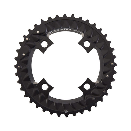 SHIMANO SLX M7000 -ulkoeturatas, 10-vaihteinen, kolmirattaiseen kampisarjaan, nelipulttikiinnitys, 96 mm — eturatas valkoisella taustalla