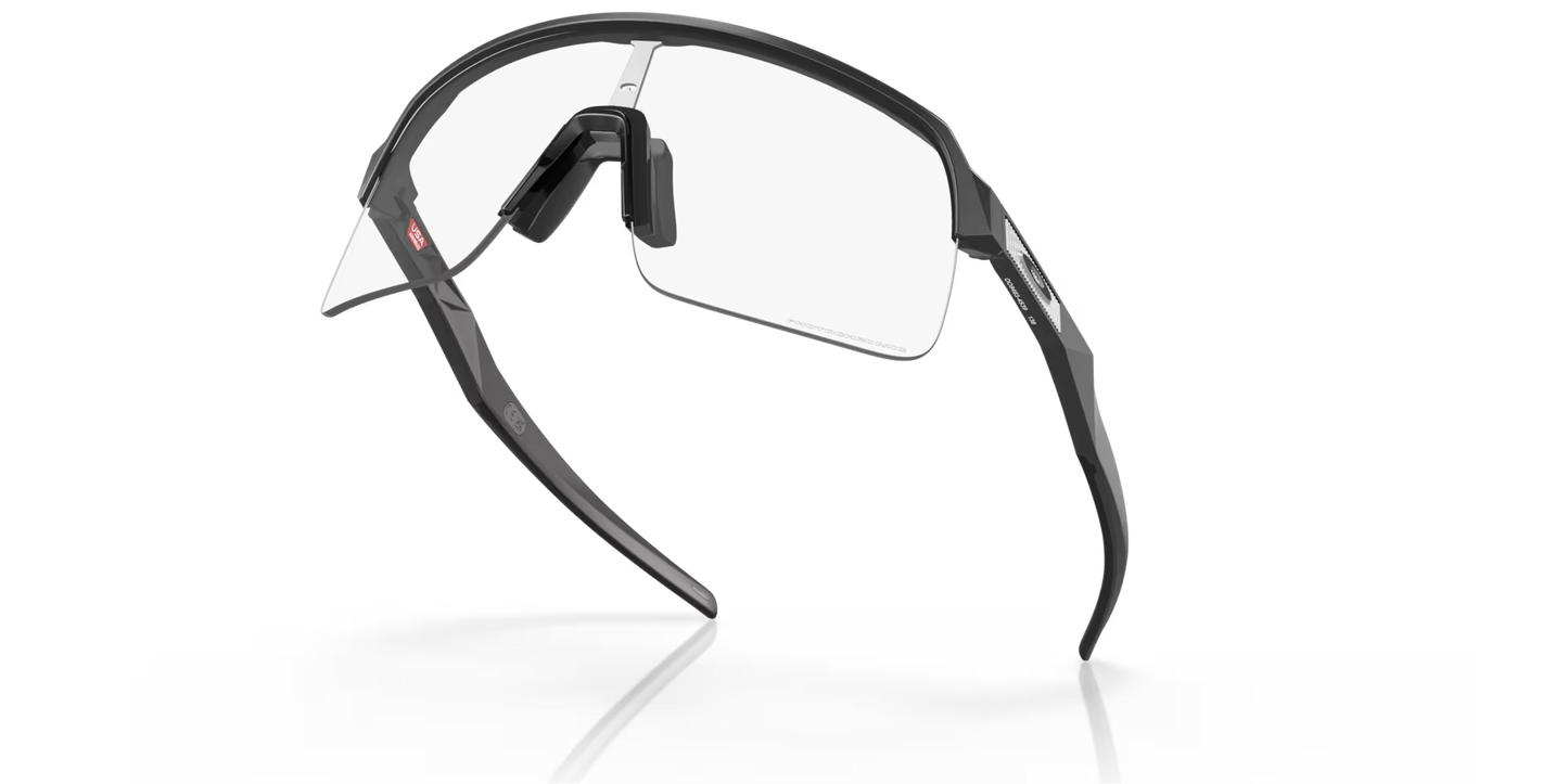 Lunettes OAKLEY SUTRO LITE Matt Carbon Verre Clear Photochromique - O9463-4539