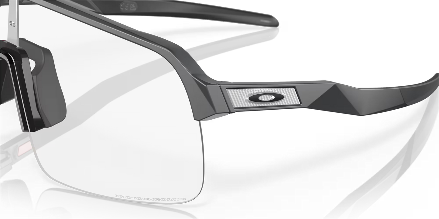 Lunettes OAKLEY SUTRO LITE Matt Carbon Verre Clear Photochromique - O9463-4539