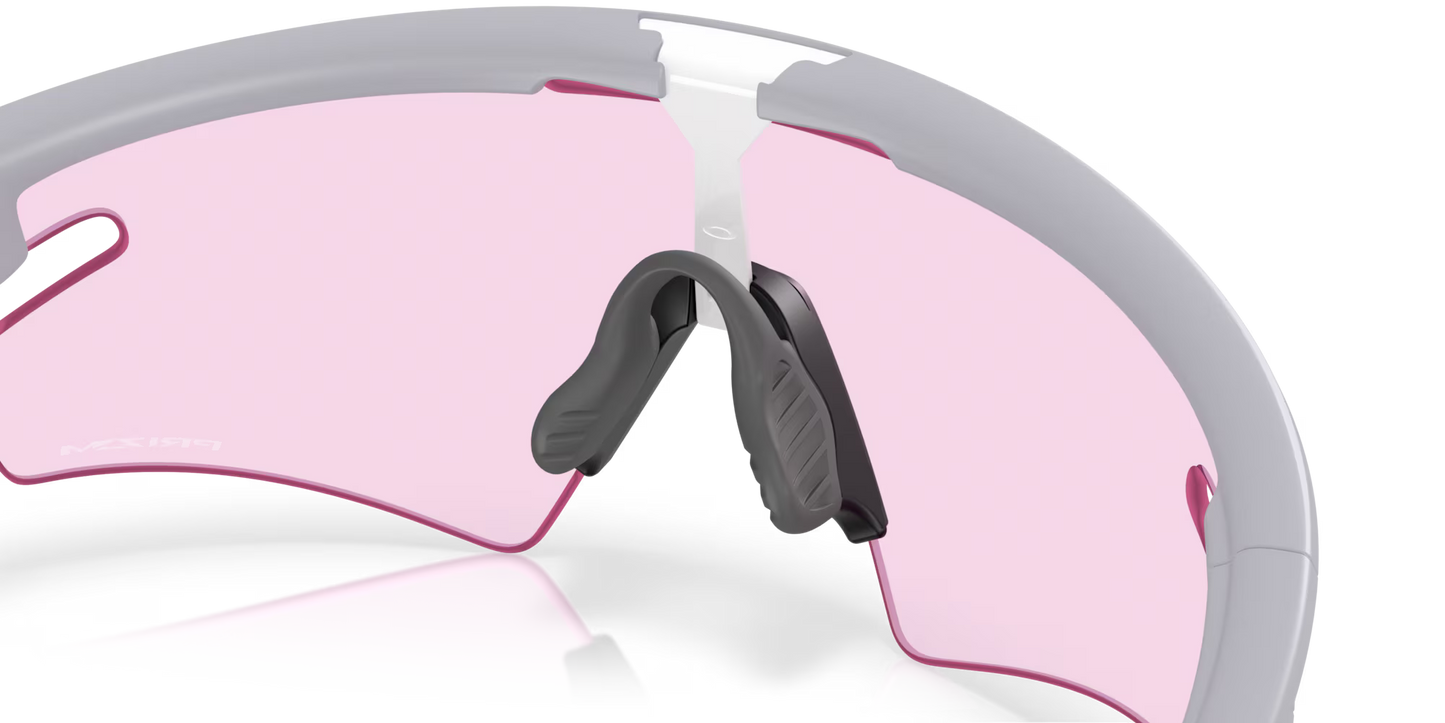 Briller OAKLEY SPHAERA SLASH Matt Fog Glas Prizm Low Light - OO9499-0736