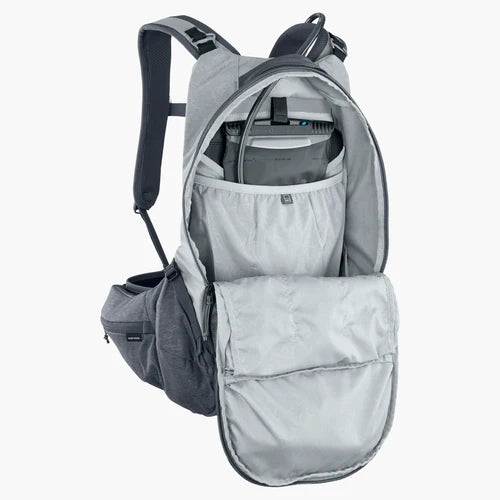 EVOC TRAIL PRO 16L Back Protector Pack Grey