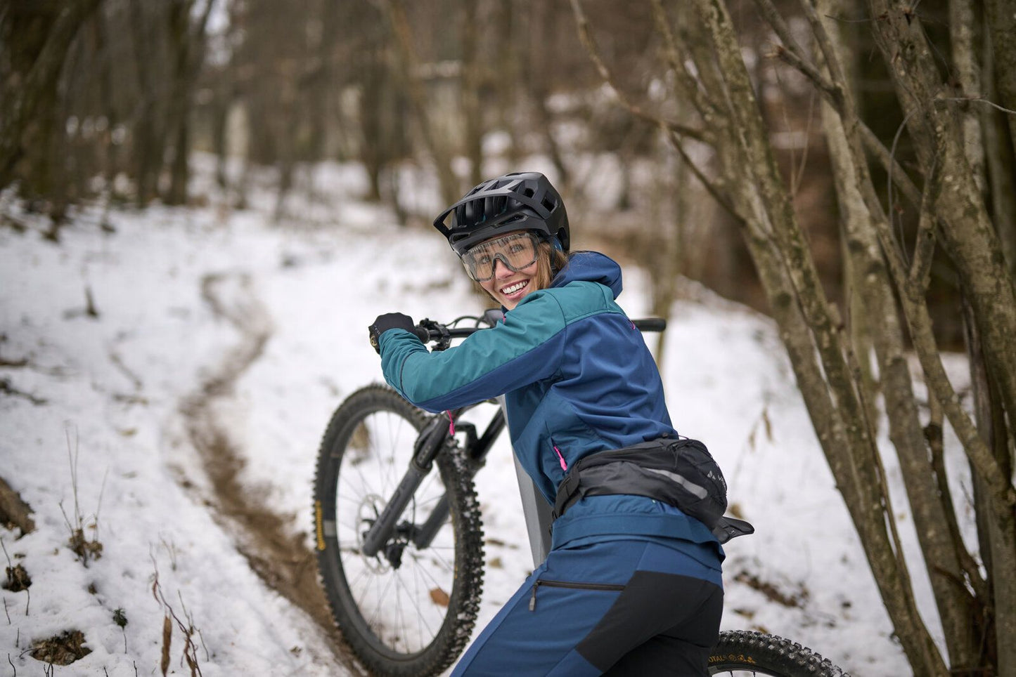 Ledvinka VAUDE UPHILL HIP PACK 2 L Černá
