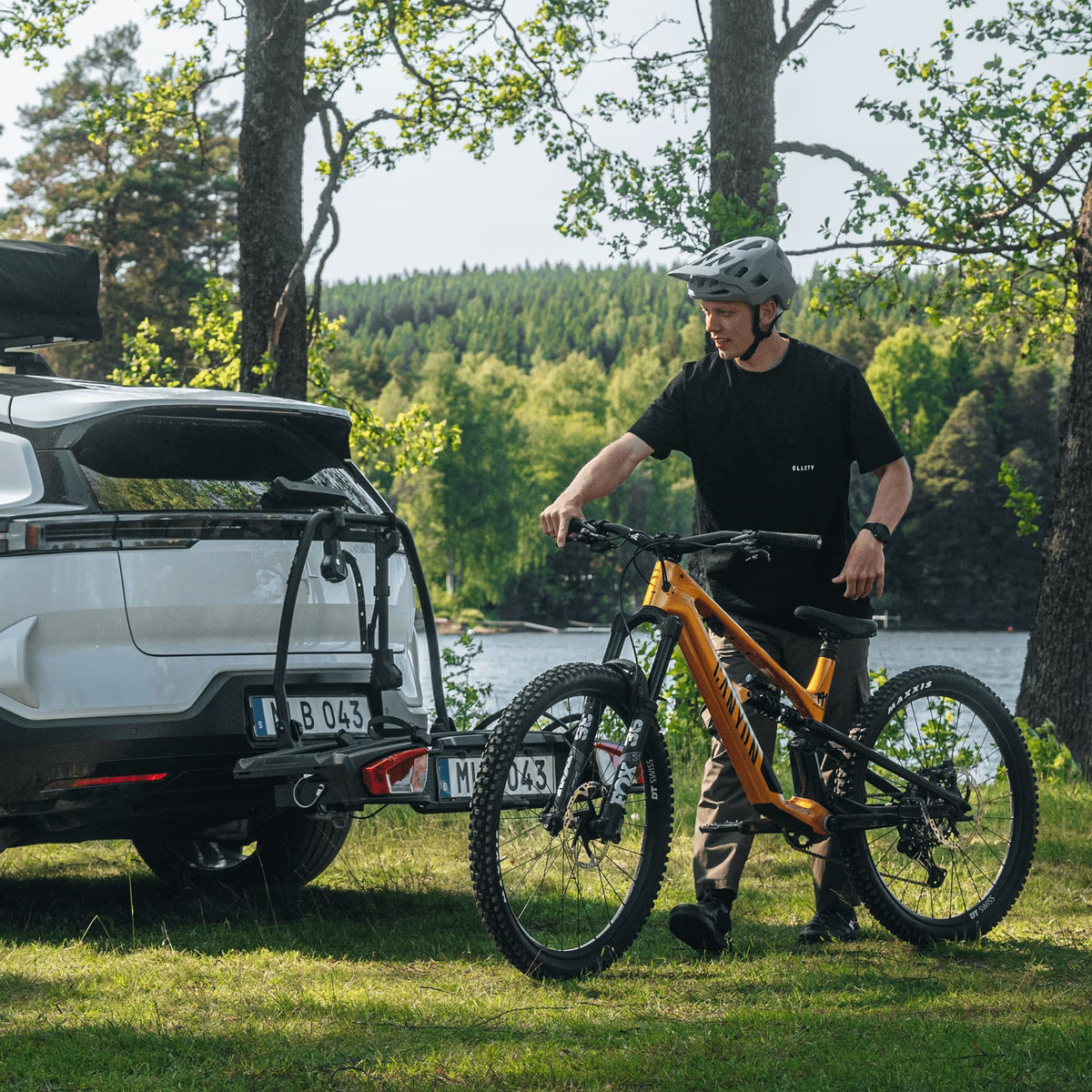 THULE VELOSPACE 3 2 -pyöräteline vetokoukkuun – 2 pyörää