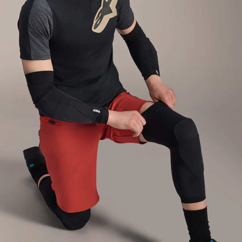 Knäskydd ALPINESTARS A-MOTION PLASMA Svart