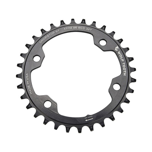 WOLF TOOTH Shimano -yksittäiseturatas, 96 BCD, 12-vaihteinen, 4 kiinnitysreikää, 96 mm, musta — eturatas valkoisella taustalla