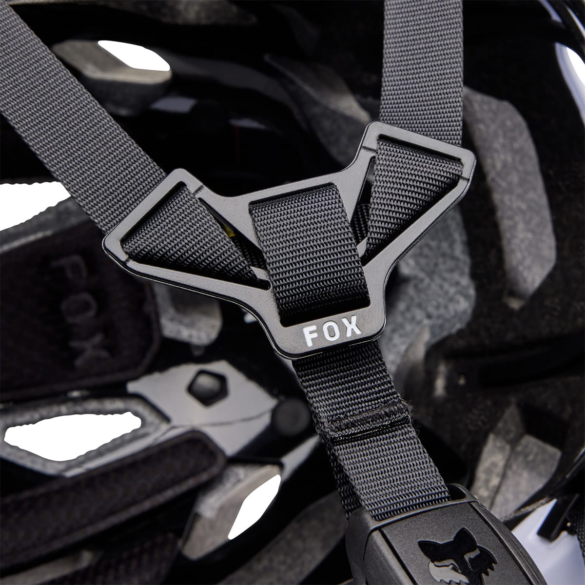 Casque VTT/Gravel FOX CROSSFRAME PRO MIPS SOLIDS Blanc