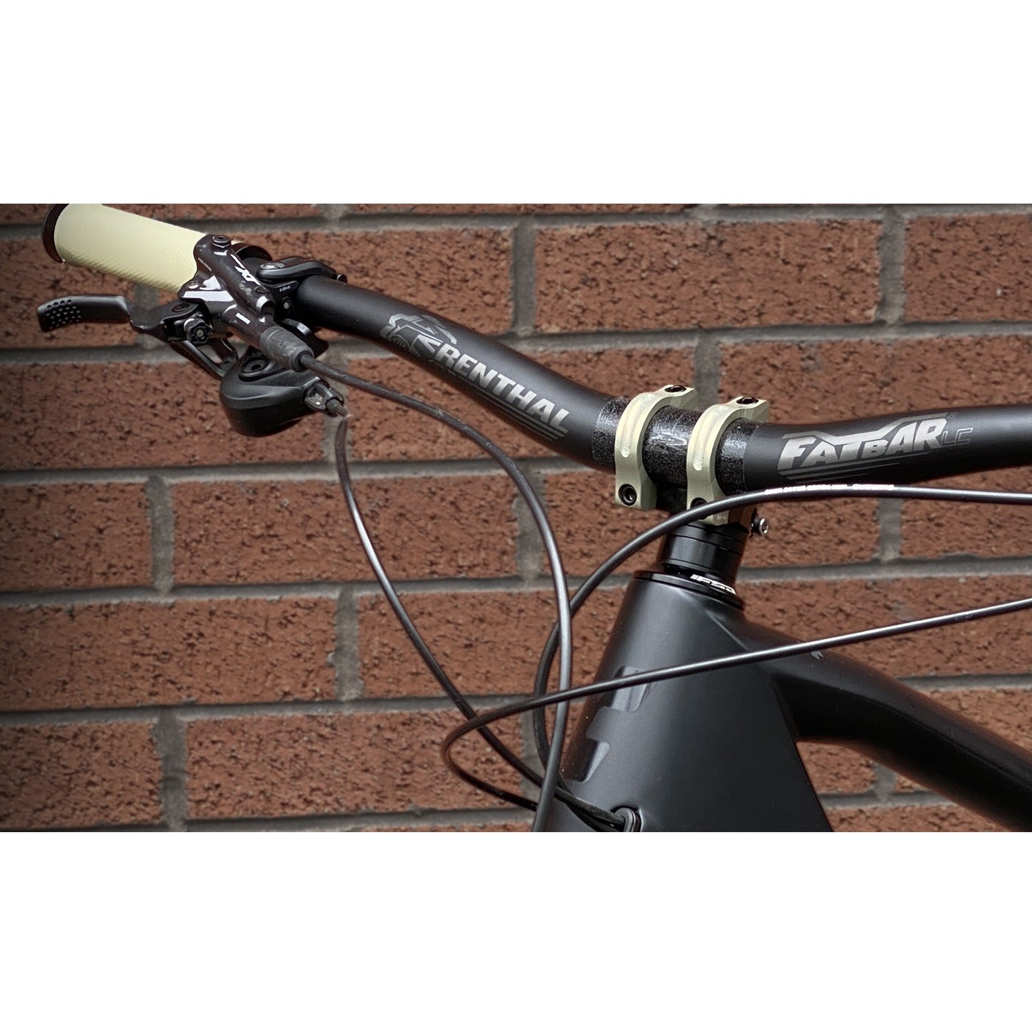 Cintre RENTHAL V3 FATBAR LITE Carbone Rise 30mm 760mm