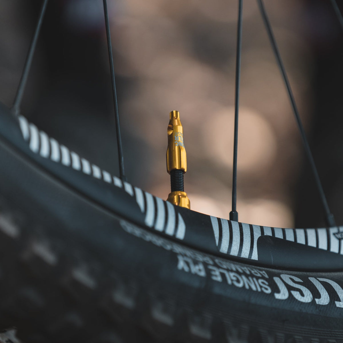 LEZYNE CNC -venttiilinhatut, musta