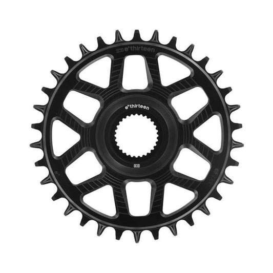 E-THIRTEEN HELIX RACE E-SPEC 1x-eturatas, 11/12-vaihteinen, Bosch Gen4 -suorakiinnitys, 15 mm:n siirtymä, musta — eturatas valkoisella taustalla