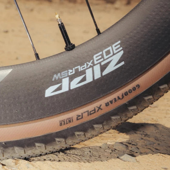 Roue Arrière ZIPP 303 SW XPLR Tubeless Ready (Center Lock) Grise