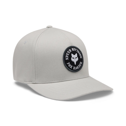Nokamüts FOX BADGE FLEXFIT Light Grey