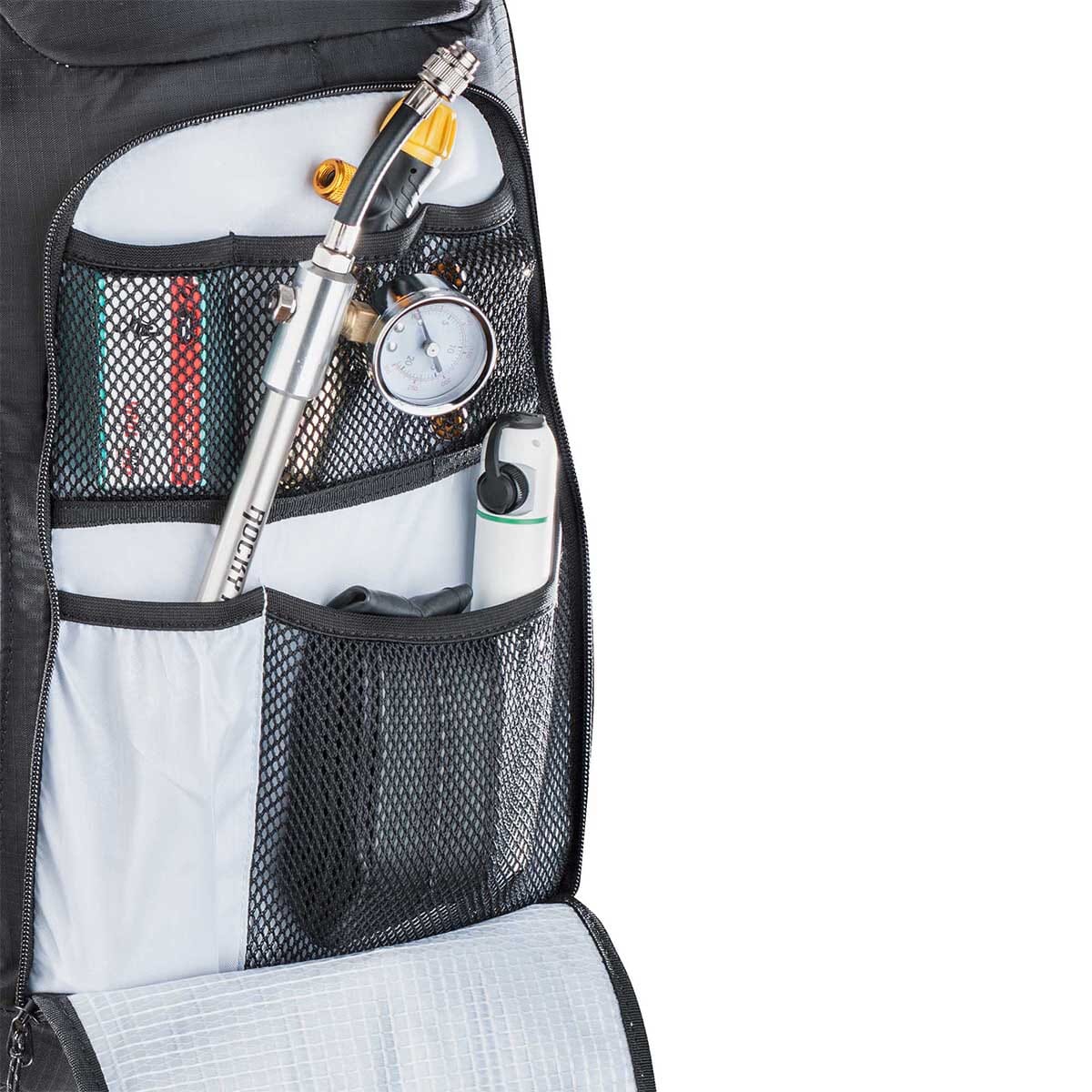 Reppu selkälevyllä EVOC FR PROTECTOR TOUR 30L Musta