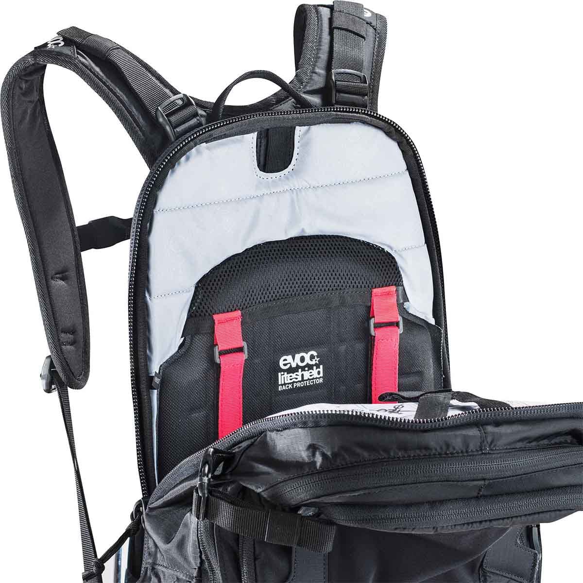 Reppu selkälevyllä EVOC FR PROTECTOR TOUR 30L Musta