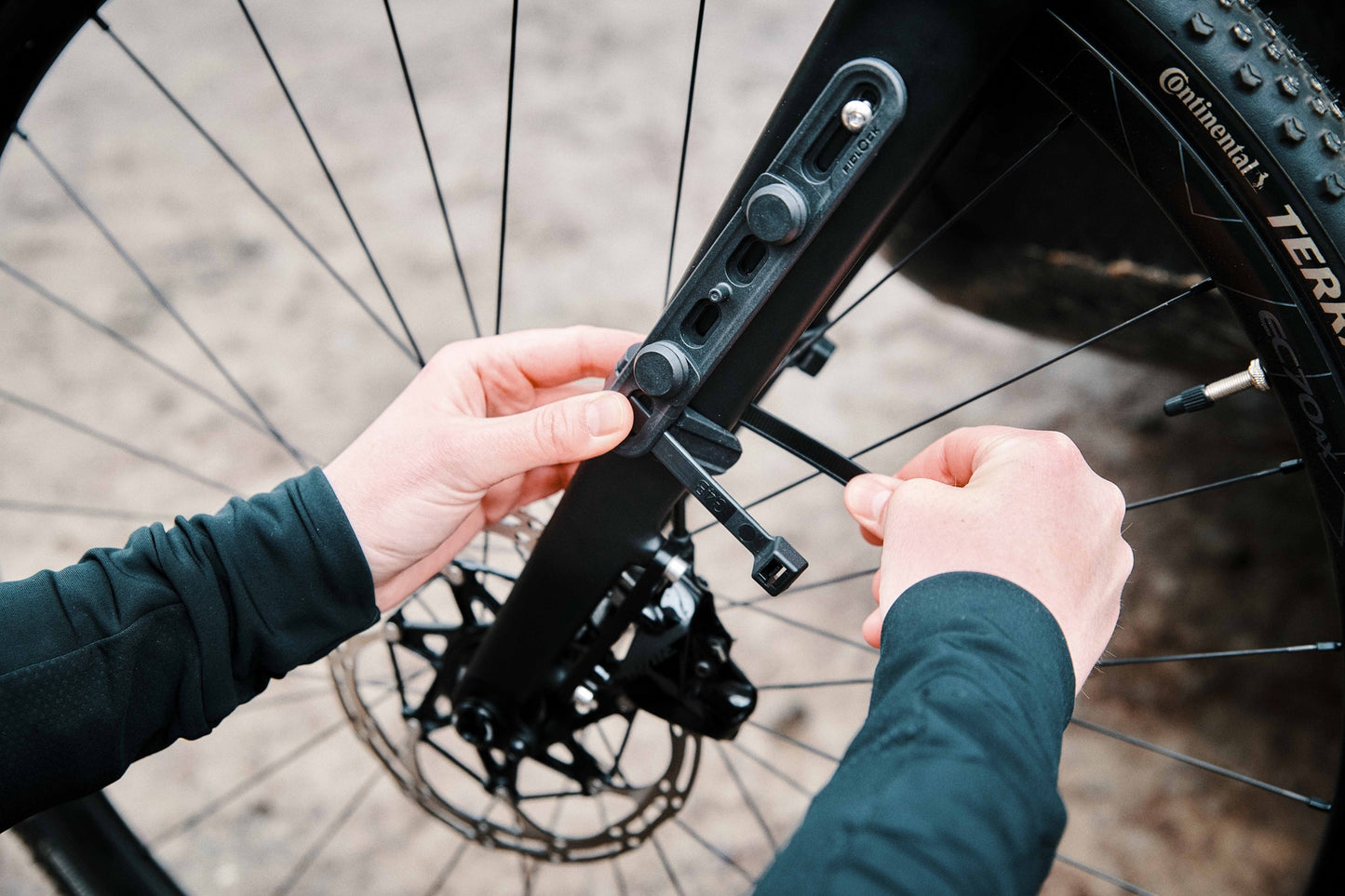 Víceúčelový držák FIDLOCK TWIST VARIO BASE Magnetický a mechanický Černý