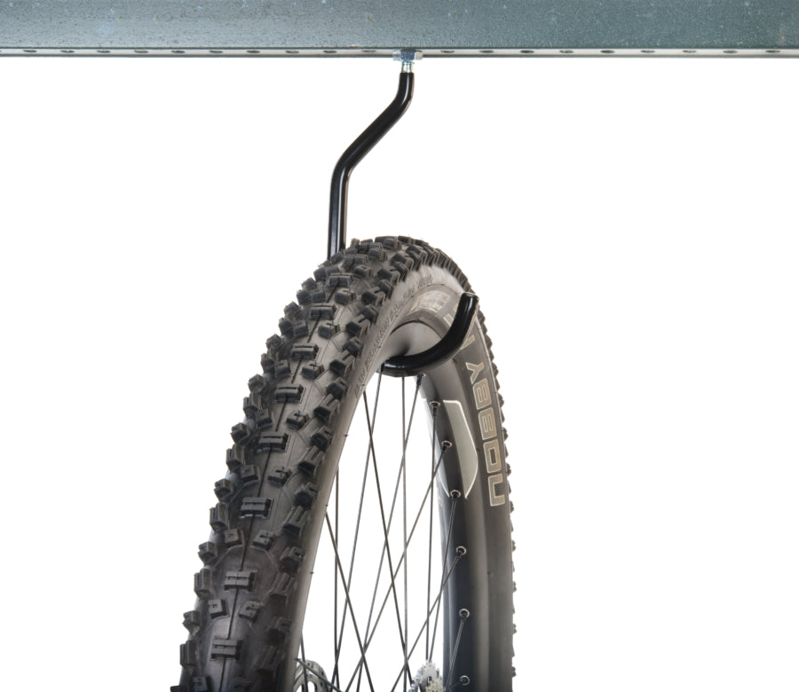 Monteret Park Tool 470, der holder et MTB-hjul
