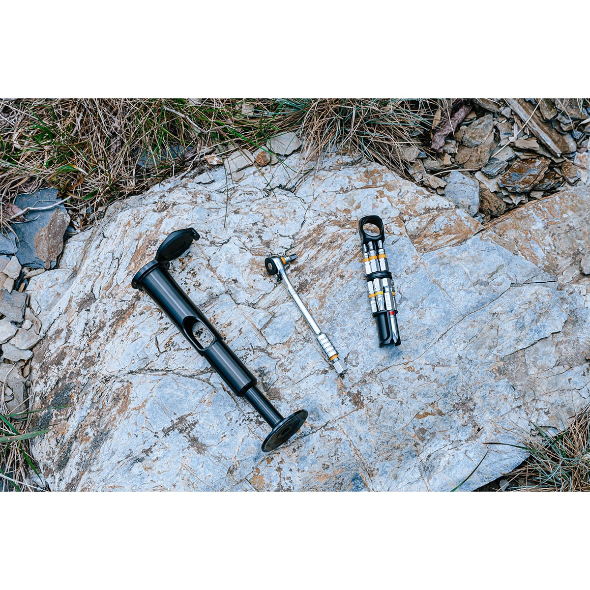 Integriertes Multitool Gabelrohr 42 mm Konisch GRANITE DESIGN STASH RT (10 Werkzeuge) Schwarz