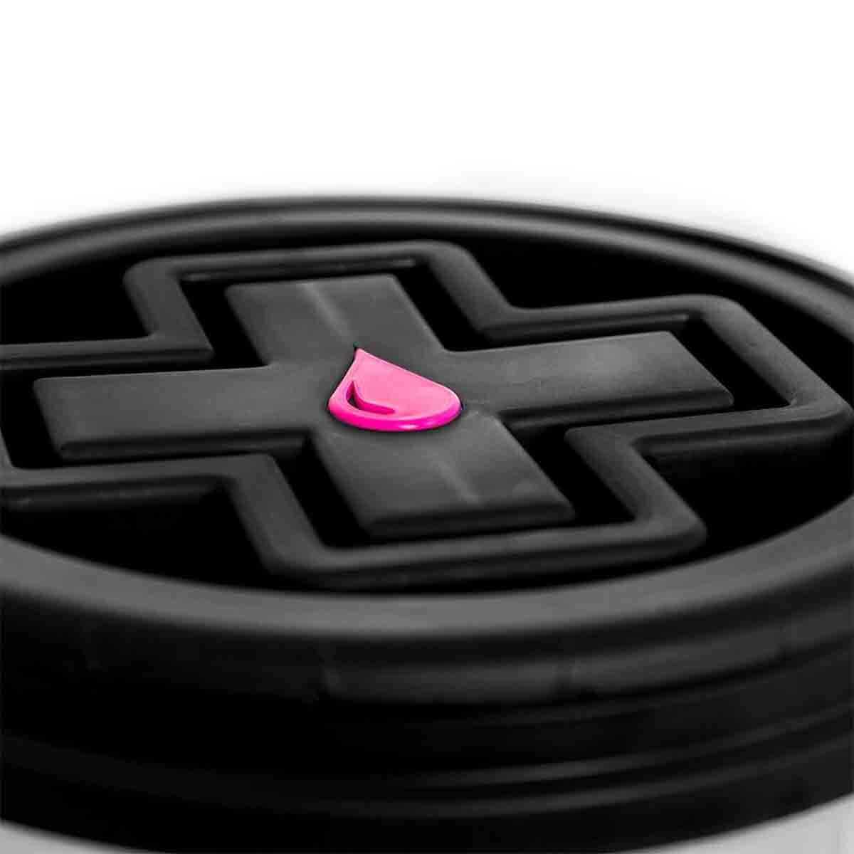 Kit de Mantenimiento MUC-OFF BUCKET KIT