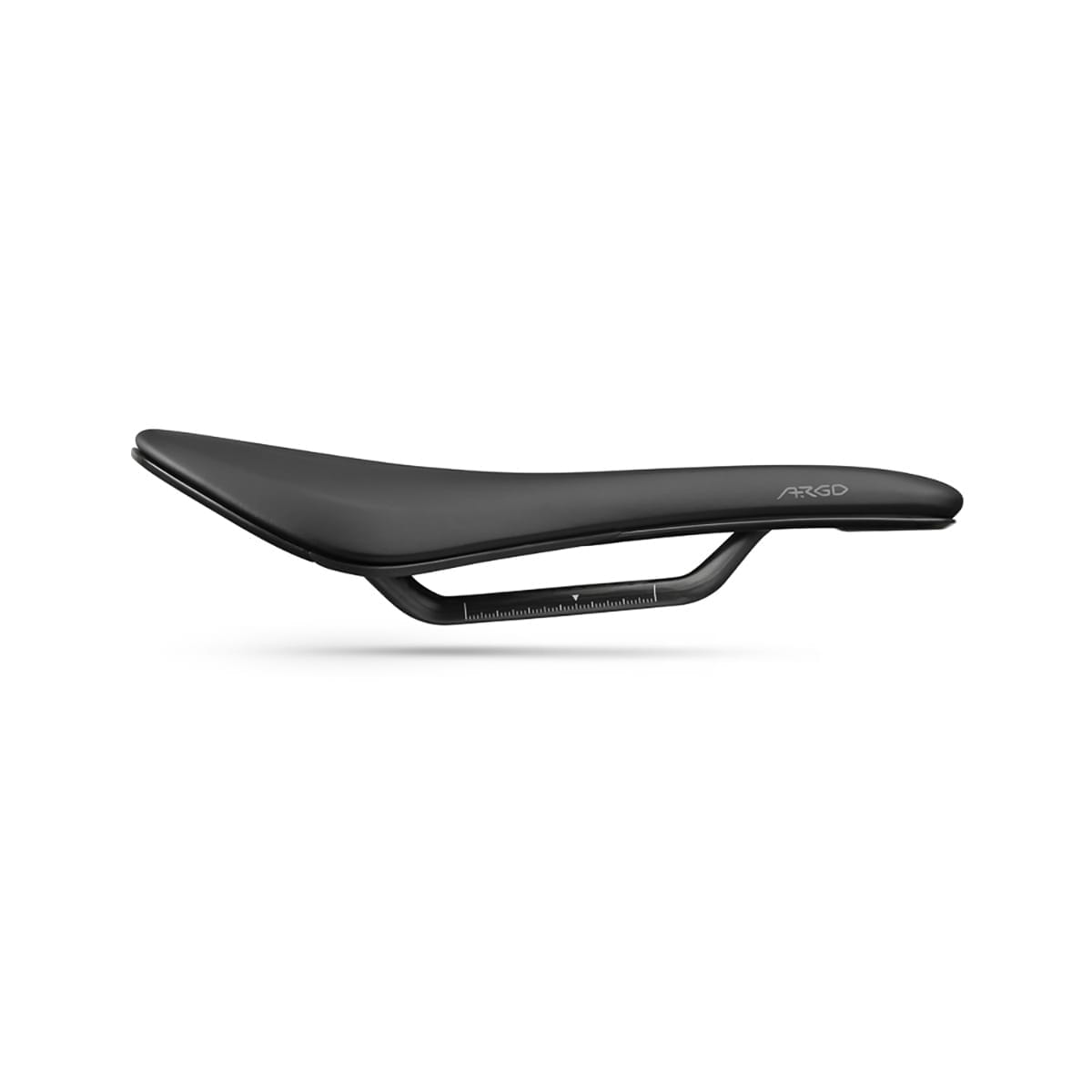 Sadel FIZIK VENTO ARGO X1 140 mm Carbon skinnebeslag