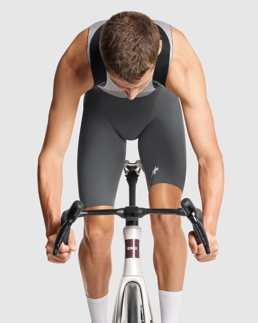 ASSOS EQUIPE R S11 Henkselishortsit Harmaa