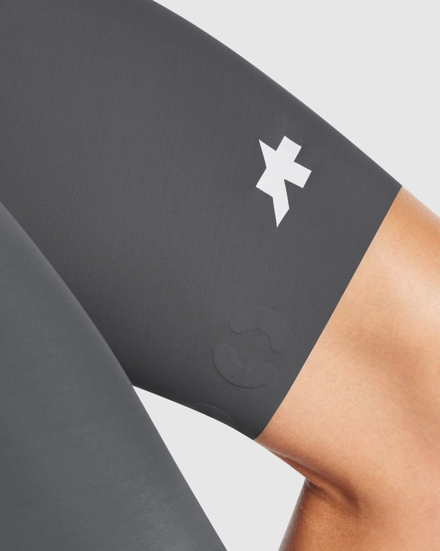 ASSOS EQUIPE R S11 Henkselishortsit Harmaa