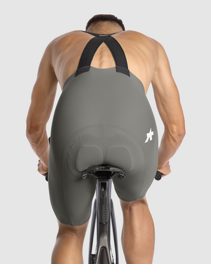 ASSOS EQUIPE R S11 lühike traksidega püksid Khaki