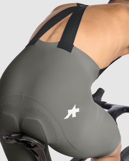 ASSOS EQUIPE R S11 lühike traksidega püksid Khaki
