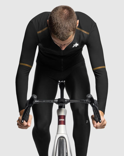 ASSOS MILLE GTO FUCHSROEHRE S11 tuulejope, must