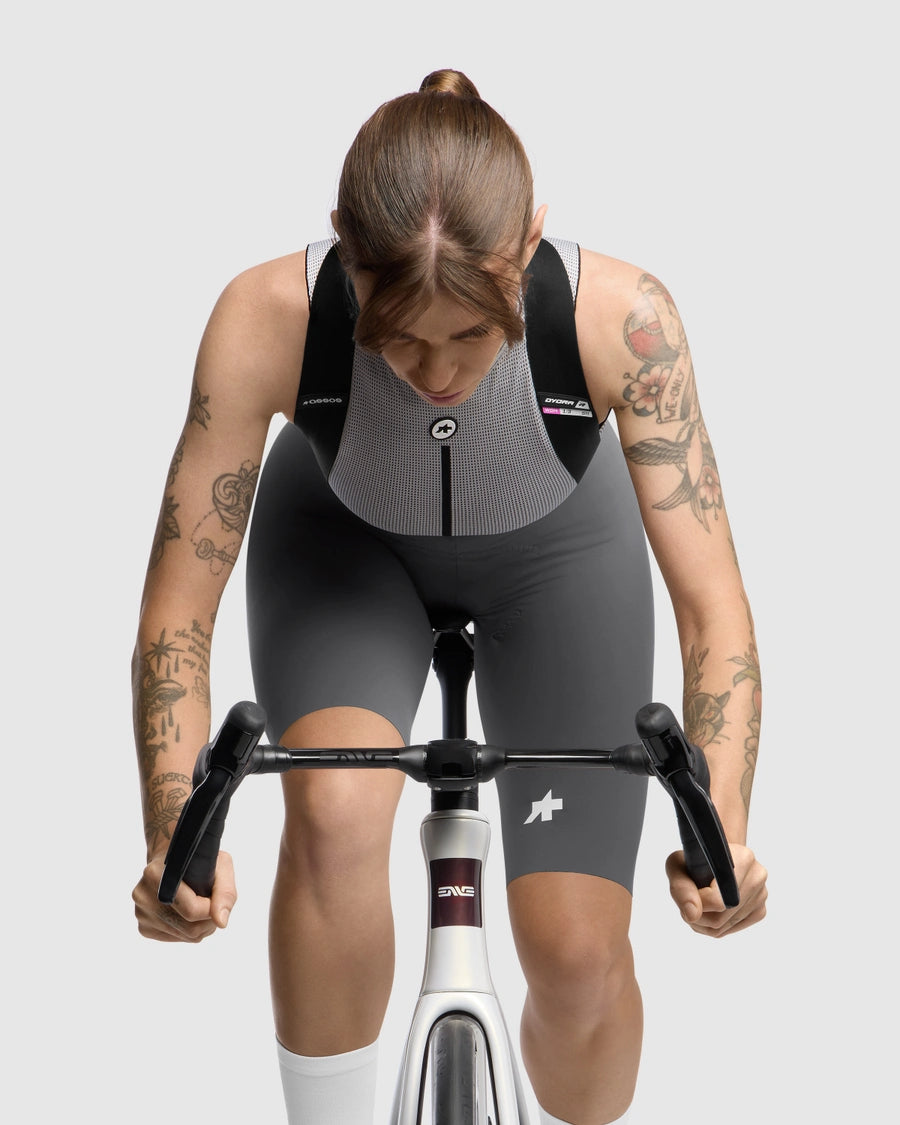 ASSOS DYORA R S11 korte bukser med seler Dame Grå