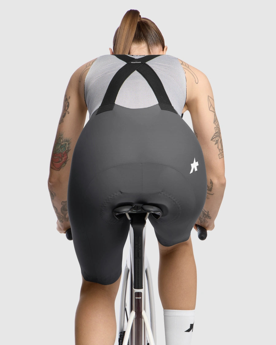 ASSOS DYORA R S11 korte bukser med seler Dame Grå