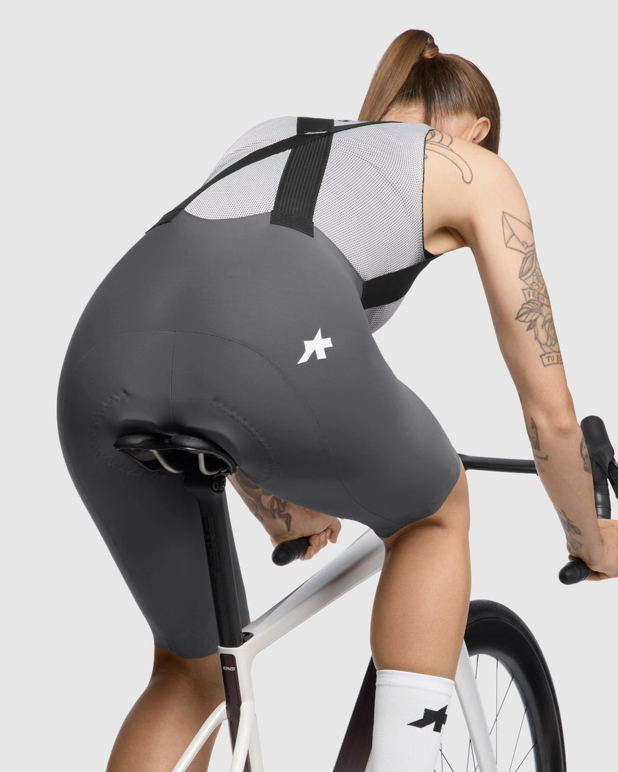 ASSOS DYORA R S11 korte bukser med seler Dame Grå