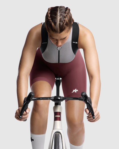 ASSOS UMA GT S11 naiste lühike traksidega rattapüksid Burgundy Red