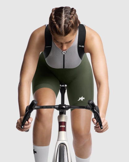 ASSOS UMA GT S11 naiste lühike traksidega rattapüksid Moss Green