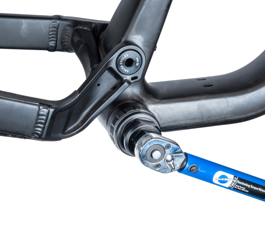 Park Tool BBT-179 apretado con una llave dinamométrica