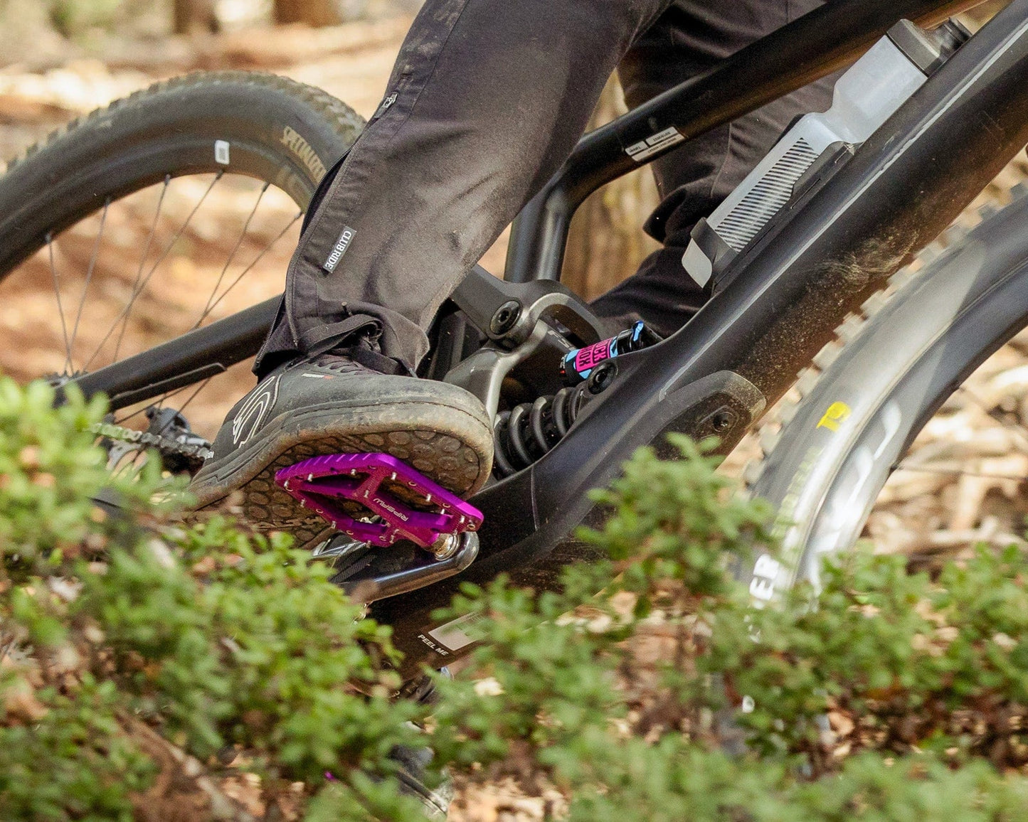 Pédales Plates WOLF TOOTH RIPSAW Violet