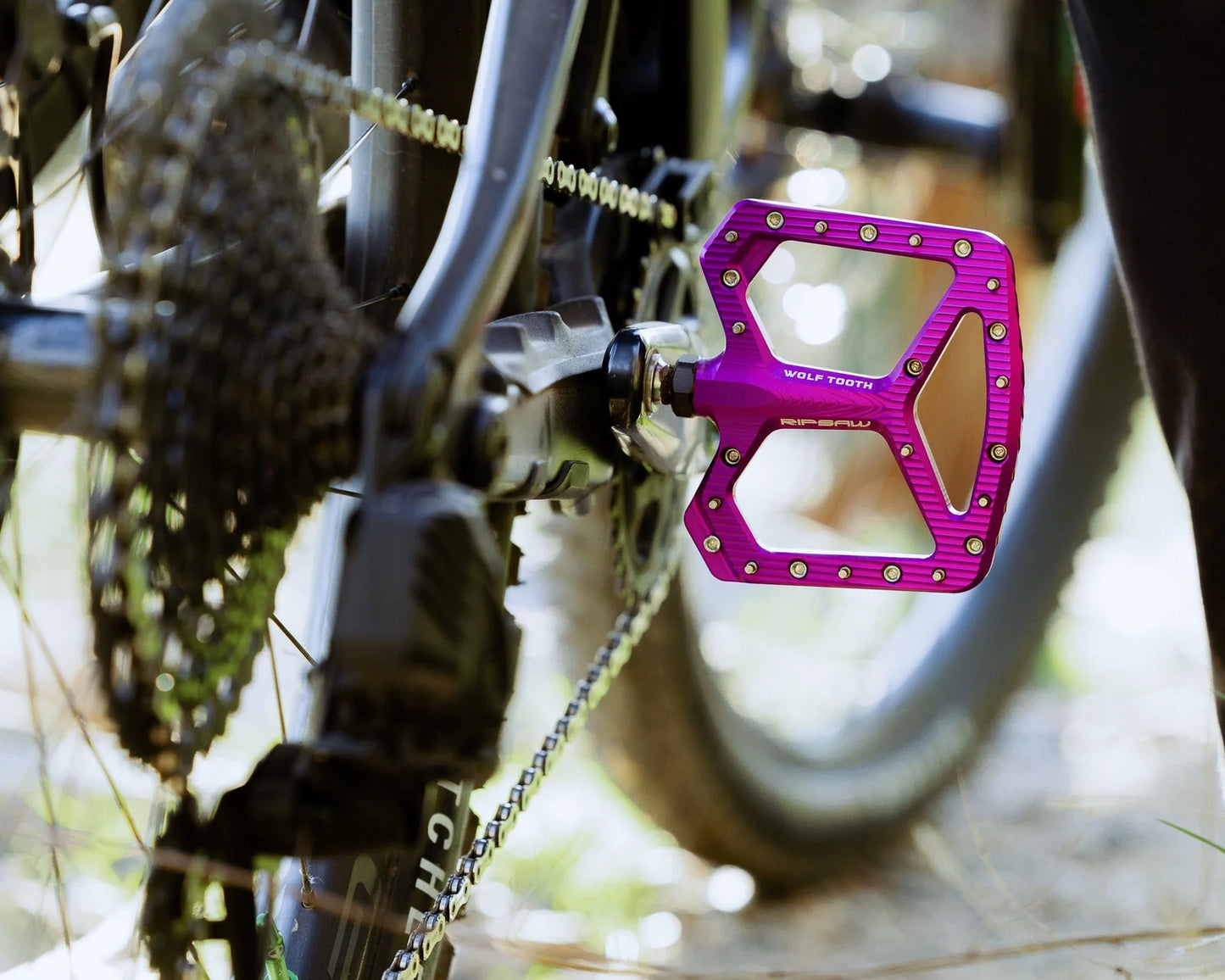 Pédales Plates WOLF TOOTH RIPSAW Violet