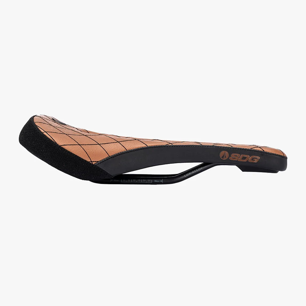Sillín SDG BEL-AIR V3 MAX con raíles Lux-Alloy, marrón con pespuntes