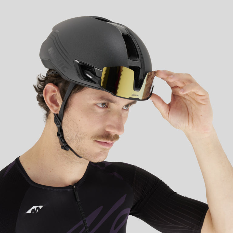 Czarny kask szosowy MAVIC COMETE ULTIMATE