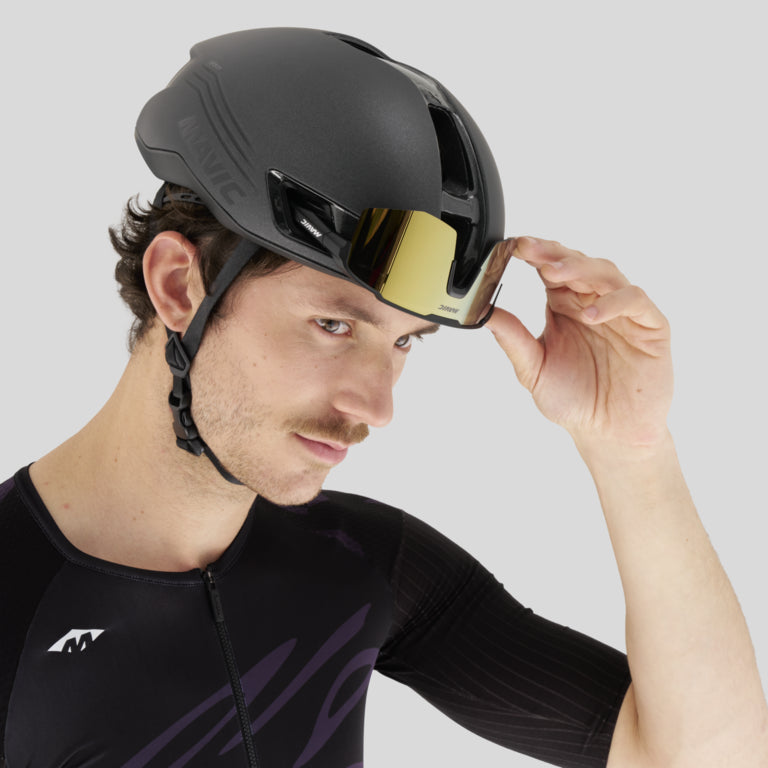 Czarny kask szosowy MAVIC COMETE ULTIMATE