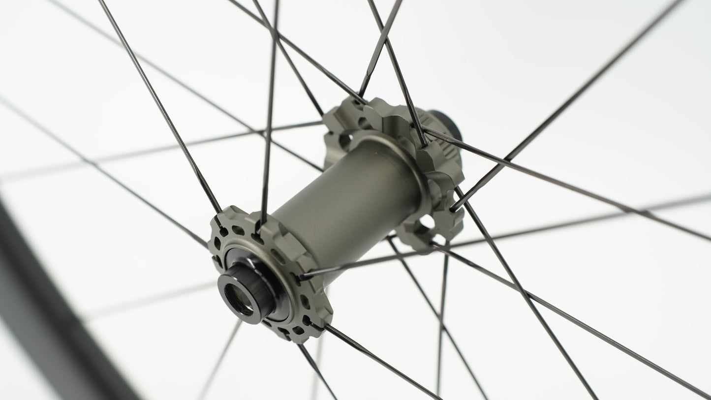 Dvojice kol SCOM AERO 50/62 Tubeless Ready (Center Lock)