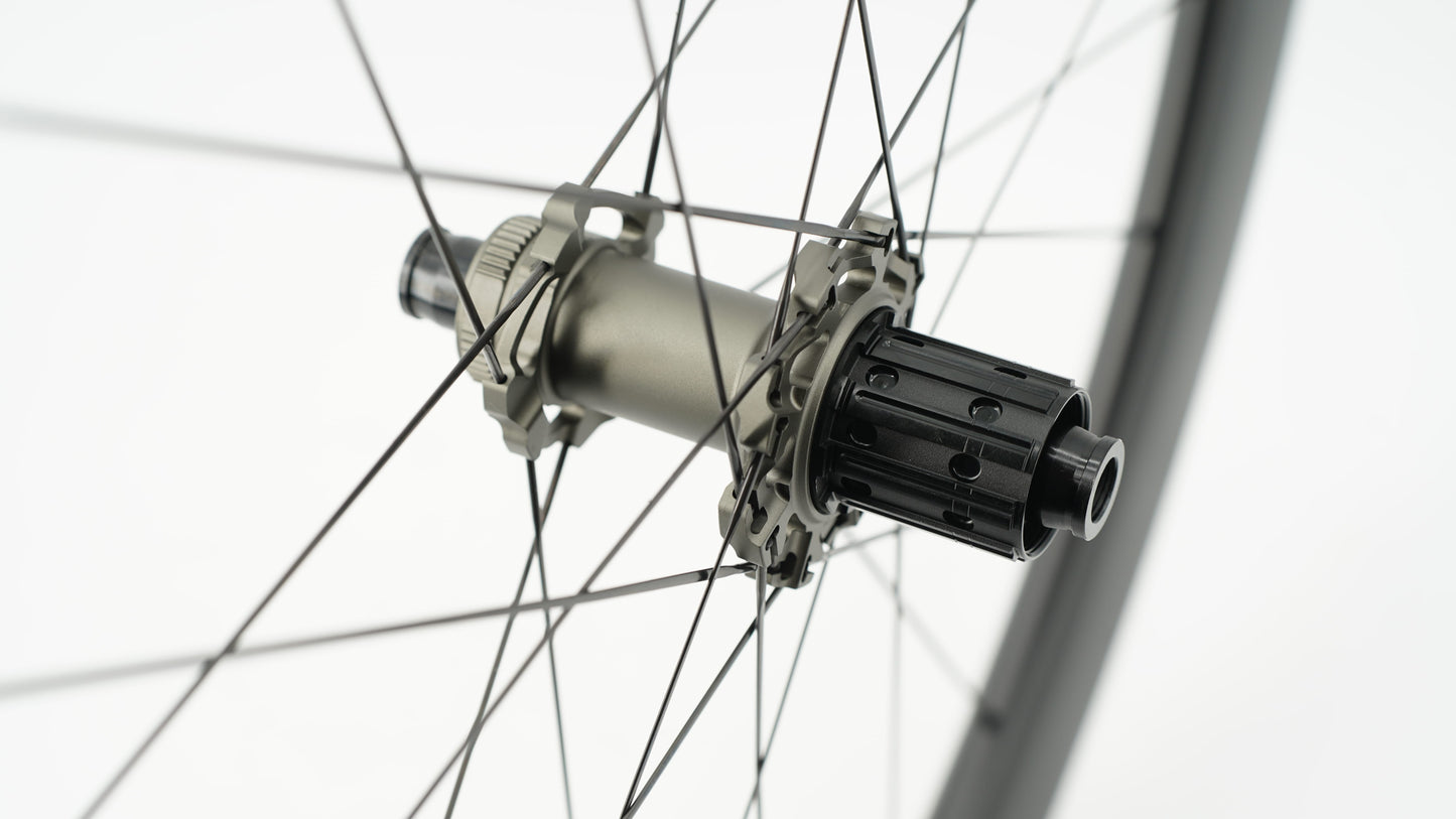Paire de Roues SCOM AERO 50 Tubeless Ready (Center Lock)