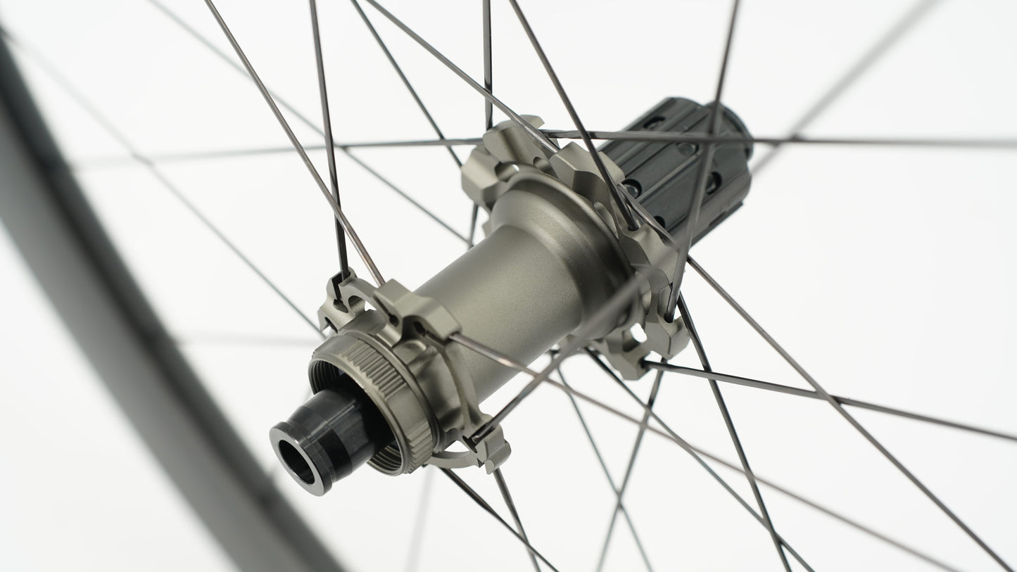 Paire de Roues SCOM AERO 50 Tubeless Ready (Center Lock)