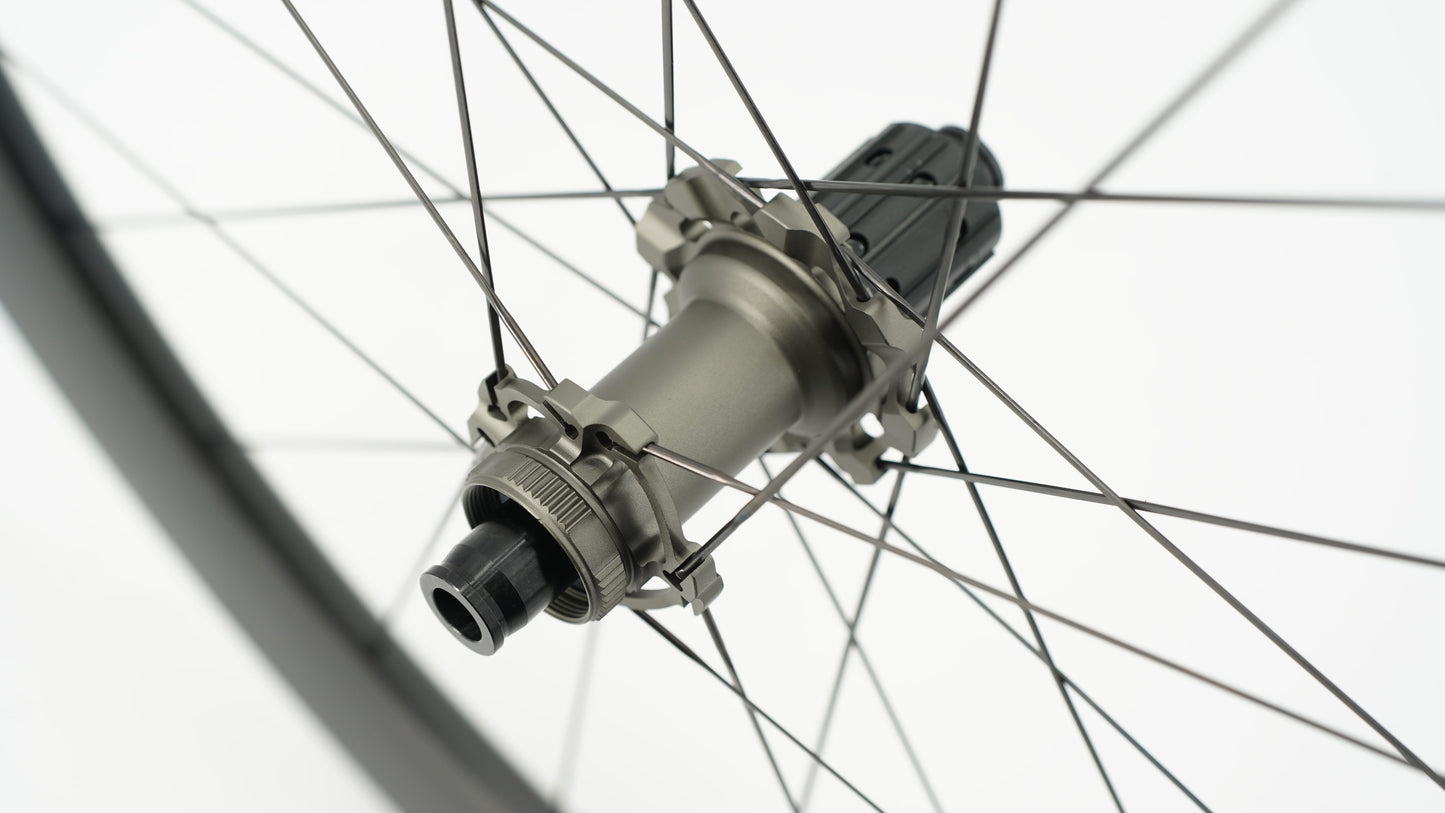 Paire de Roues SCOM AERO 50 Tubeless Ready (Center Lock)