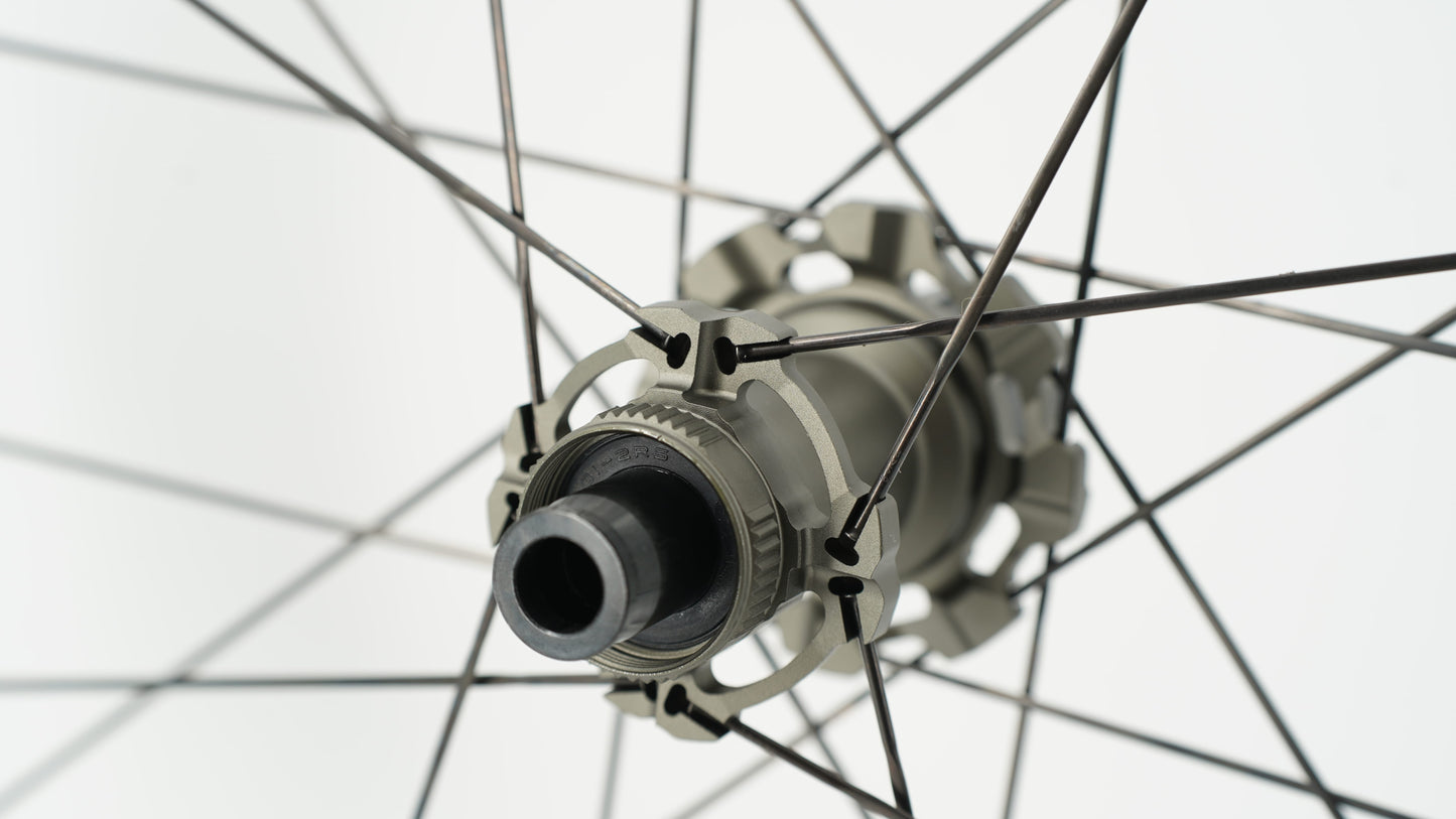 Paire de Roues SCOM AERO 50 Tubeless Ready (Center Lock)