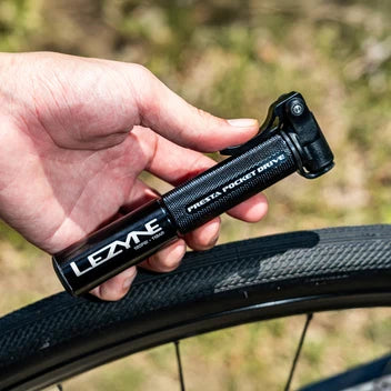 Ruční pumpička LEZYNE PRESTA POCKET DRIVE černá