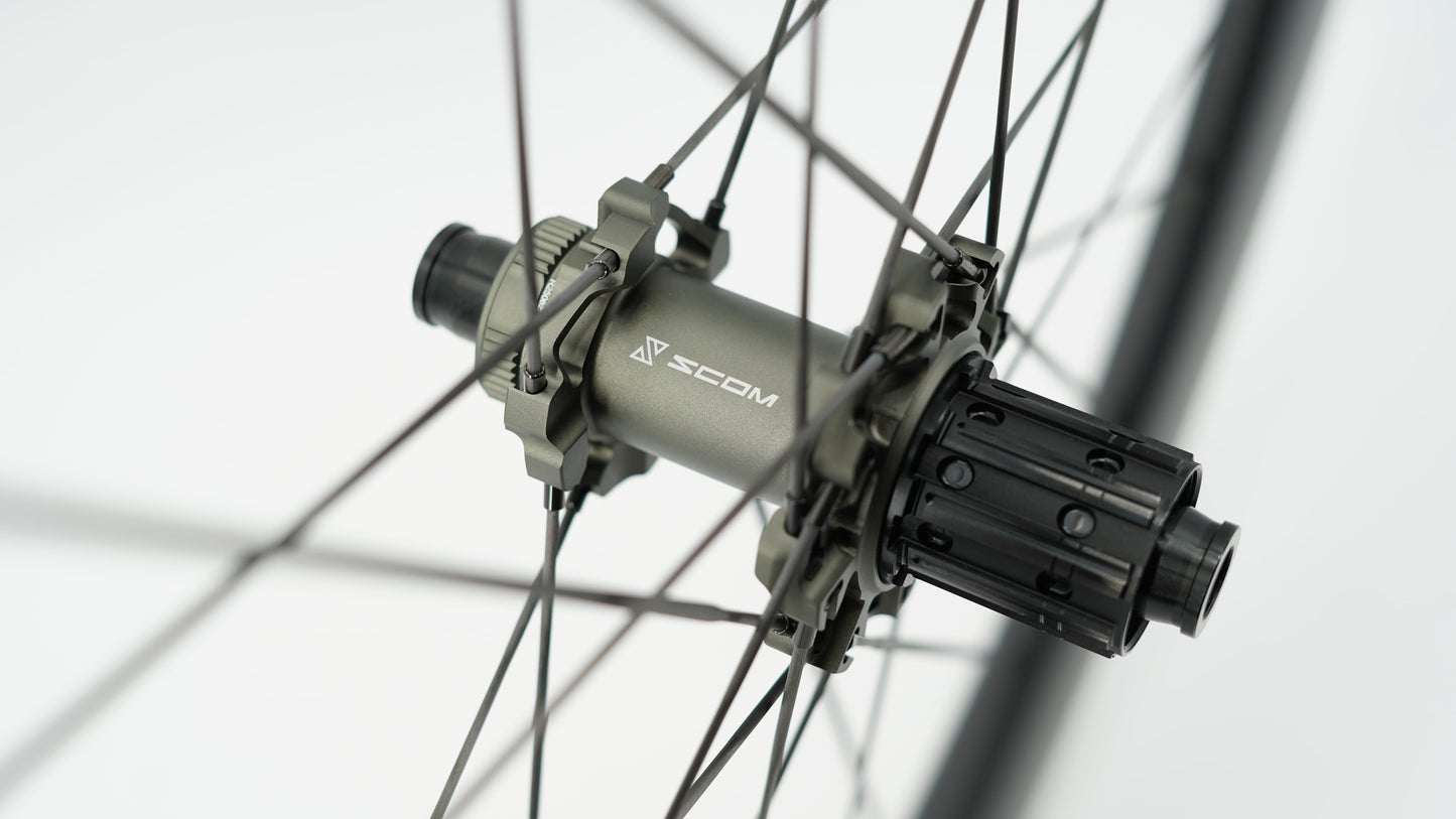 Paires de Roues SCOM ULTRA 40 Tubeless Ready (Center Lock)
