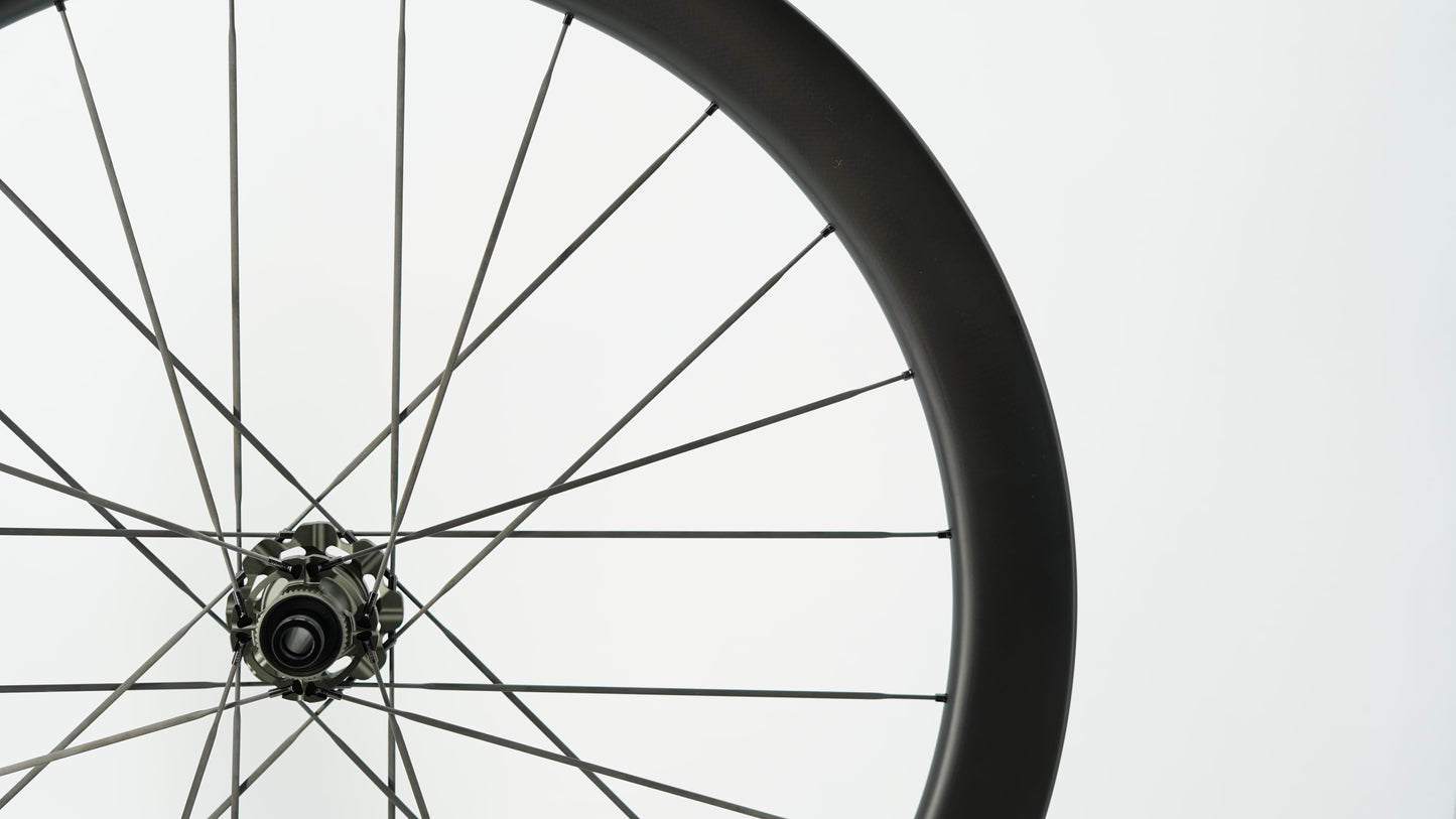 Paires de Roues SCOM ULTRA 40 Tubeless Ready (Center Lock)
