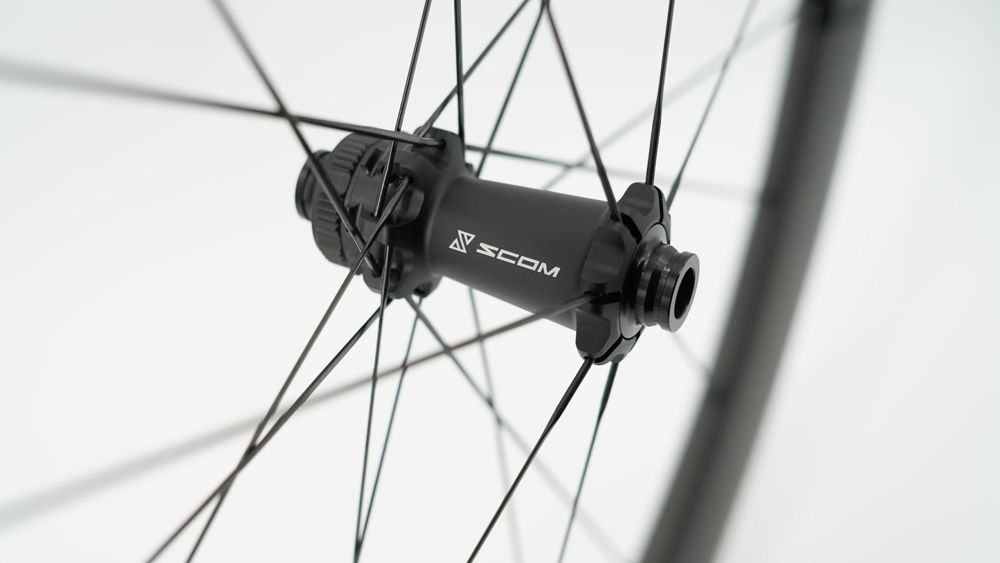 Coppia di Ruote SCOM EVO 50 Tubeless Ready (Center Lock)